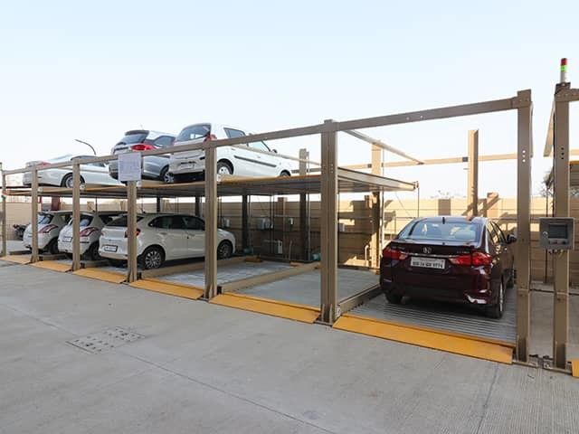 Hydraulic / Motor Chain Electricity Elevated Car Parking System 380V 2000kg